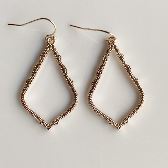 NEW Small Frame Earrings (rose gold) - Picture 2 of 8
